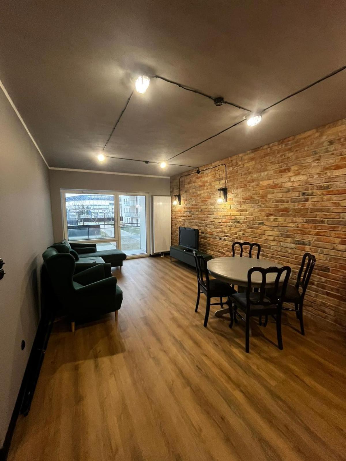 Apartament Z Widokiem Na Stadion Styl Industrialny Jedyny Taki Check In 24 H Poznan Dış mekan fotoğraf
