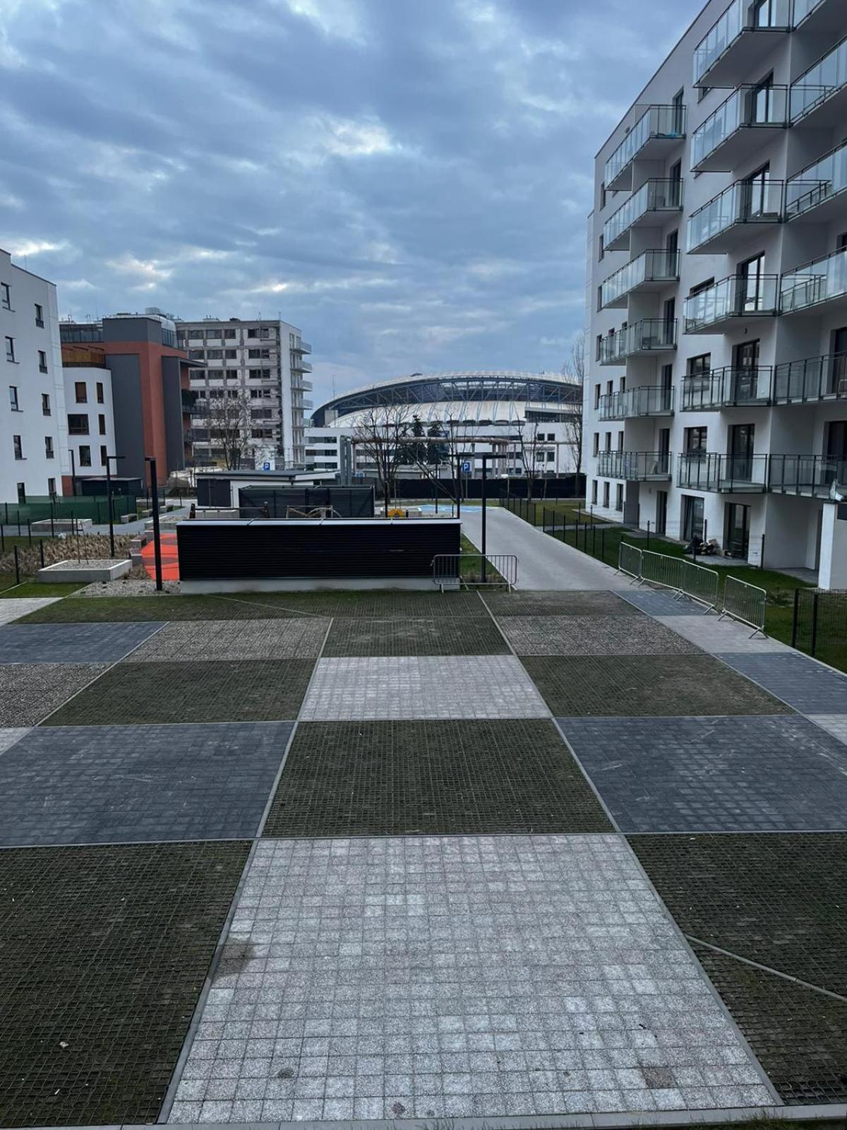 Apartament Z Widokiem Na Stadion Styl Industrialny Jedyny Taki Check In 24 H Poznan Dış mekan fotoğraf